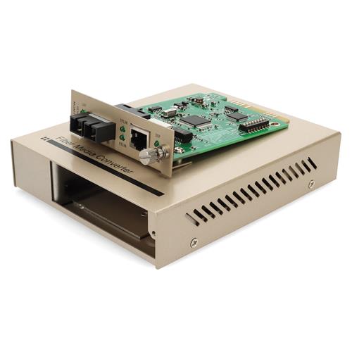 Picture of 10/100Base-TX(RJ-45) to 100Base-FX(SC) MMF 1310nm 2km Standalone Media Converter Card Kit